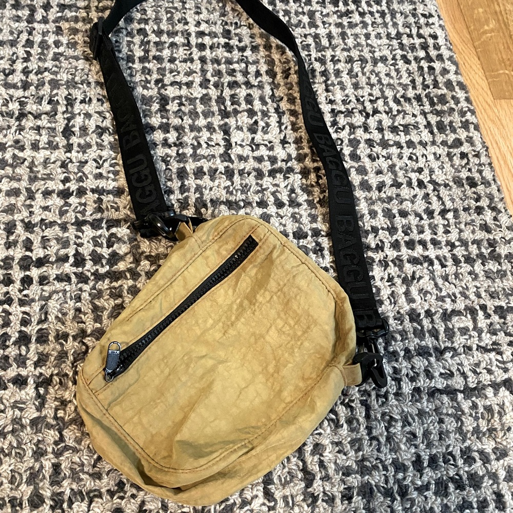 Baggu sport crossbody
